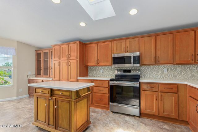 3301 S GOLDFIELD Road 4027, Apache Junction, AZ 85119