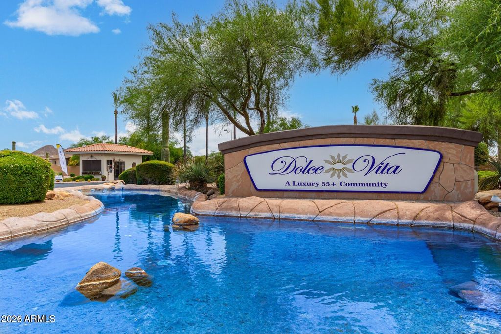 3301 S GOLDFIELD Road 4027, Apache Junction, AZ 85119