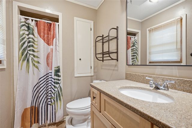 1016 45th Street, West Des Moines, IA 50266