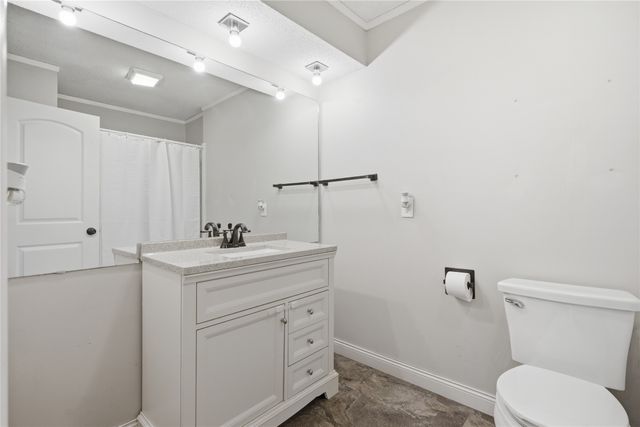 1016 45th Street, West Des Moines, IA 50266