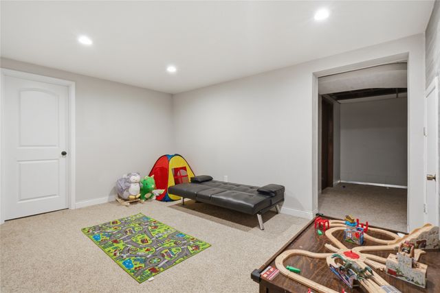 1016 45th Street, West Des Moines, IA 50266