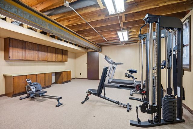 1016 45th Street, West Des Moines, IA 50266