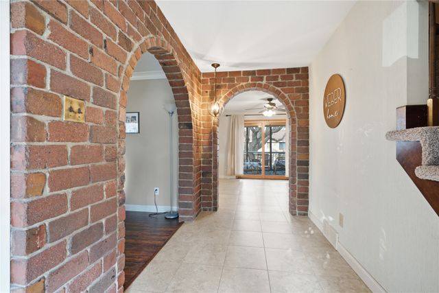 1016 45th Street, West Des Moines, IA 50266