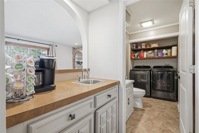 1016 45th Street, West Des Moines, IA 50266