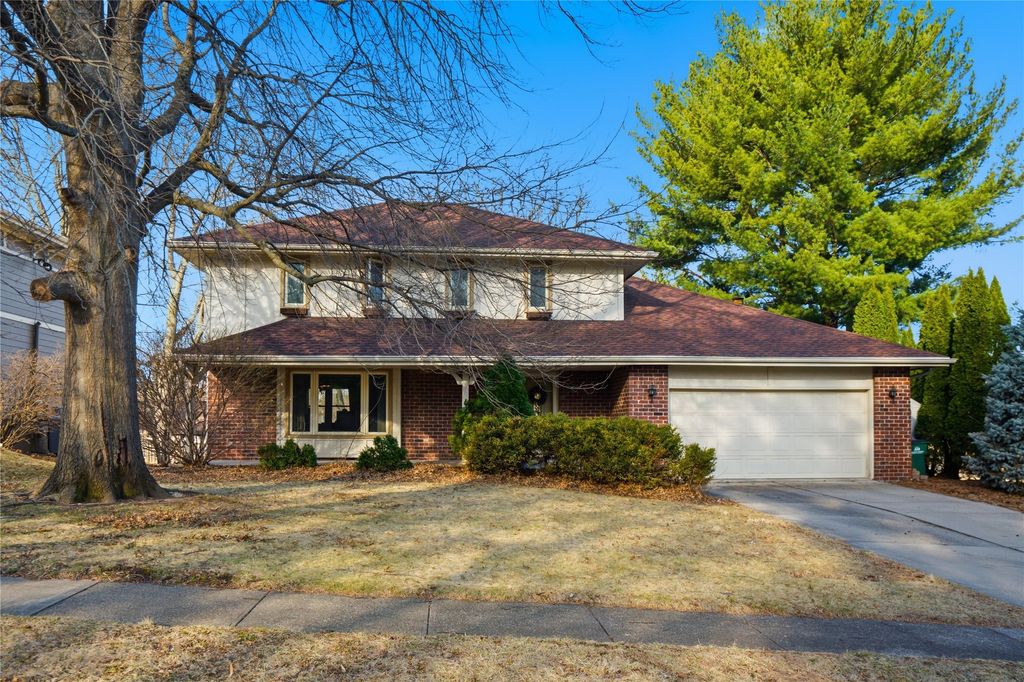 1016 45th Street, West Des Moines, IA 50266