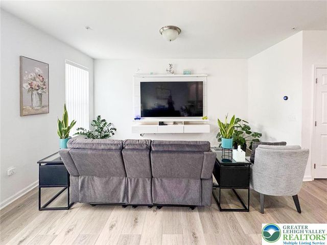 1391 Caspian Street, Allentown City, PA 18104