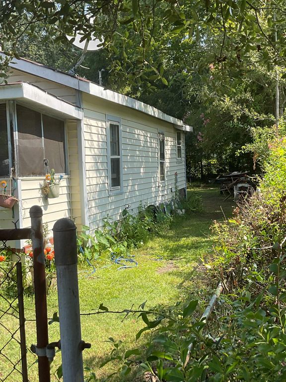 2004 Emmanuel St., Georgetown, SC 29440 — photo 2