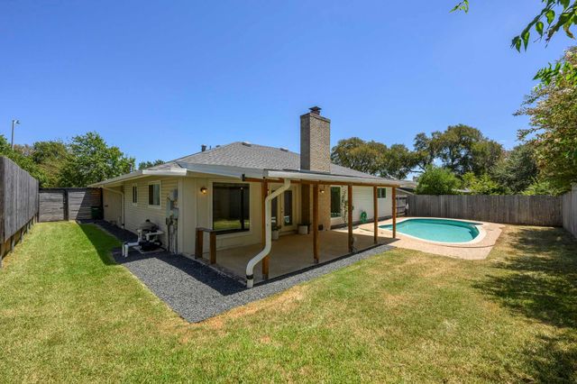 2717 Charlesworth DR, Austin, TX 78745