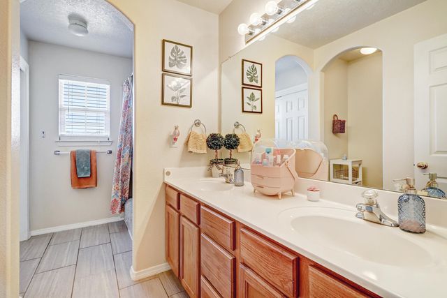 4700 Stafford Place NW, Albuquerque, NM 87120