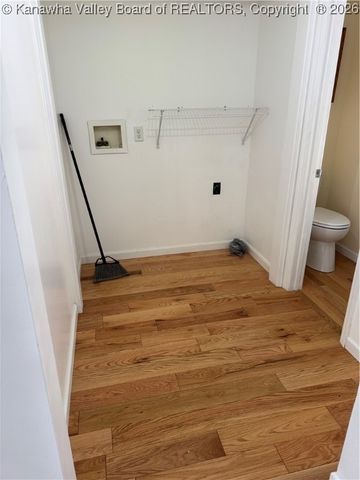 30 Left Hand Fork Road, Marmet, WV 25315