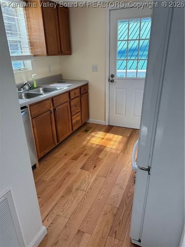 30 Left Hand Fork Road, Marmet, WV 25315