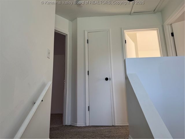 30 Left Hand Fork Road, Marmet, WV 25315