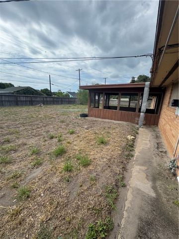 131 N Lamont St, Aransas Pass, TX 78336