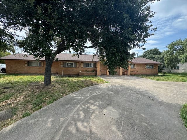 131 N Lamont St, Aransas Pass, TX 78336