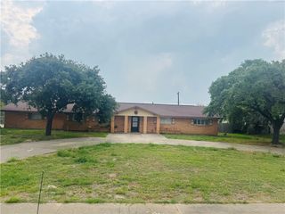 131 N Lamont St, Aransas Pass, TX 78336