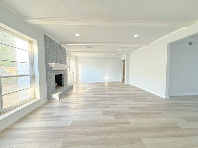 5926 Queensgate Drive, Houston, TX 77066