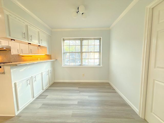 5926 Queensgate Drive, Houston, TX 77066