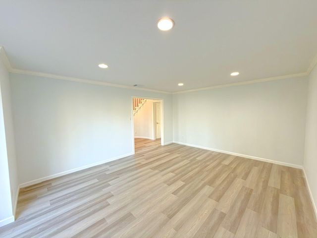 5926 Queensgate Drive, Houston, TX 77066