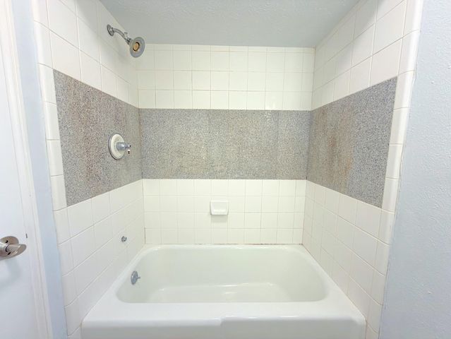 5926 Queensgate Drive, Houston, TX 77066