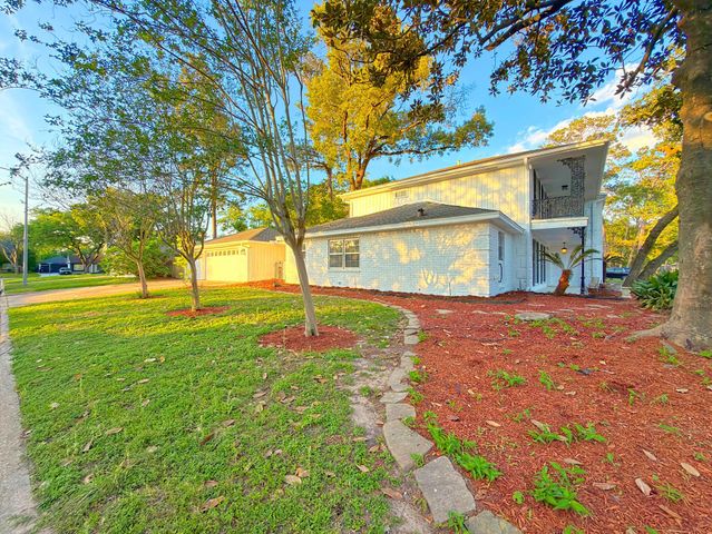 5926 Queensgate Drive, Houston, TX 77066