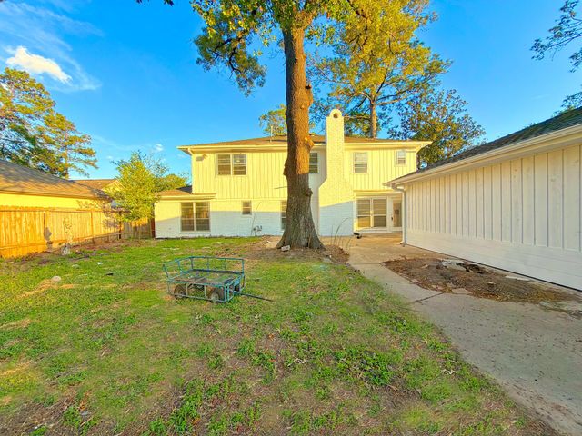 5926 Queensgate Drive, Houston, TX 77066