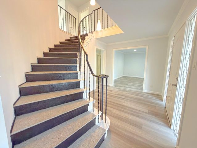 5926 Queensgate Drive, Houston, TX 77066