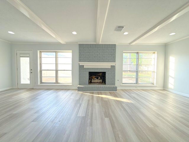 5926 Queensgate Drive, Houston, TX 77066