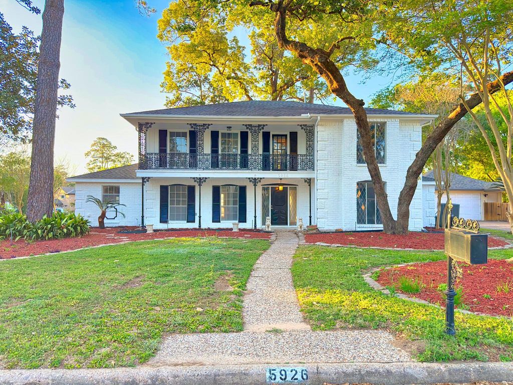 5926 Queensgate Drive, Houston, TX 77066