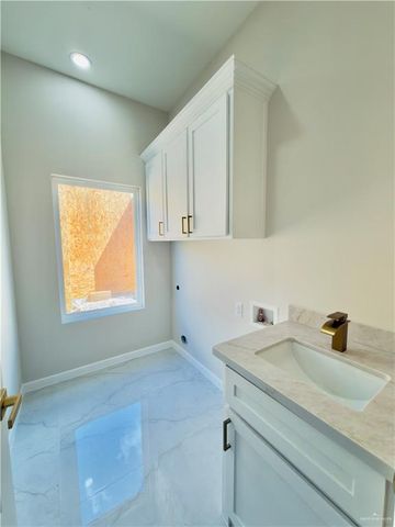 2409 E Tamarindo Avenue, Hidalgo, TX 78557