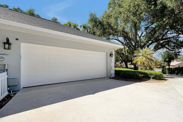 44 LAKE ELOISE COURT, Winter Haven, FL 33884