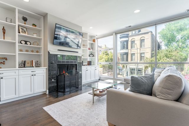 2119 N Damen Avenue 2, Chicago, IL 60647