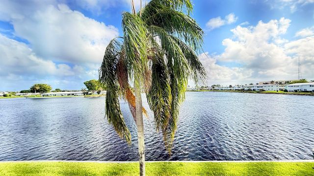 1114 Lake Terrace 205, Boynton Beach, FL 33426
