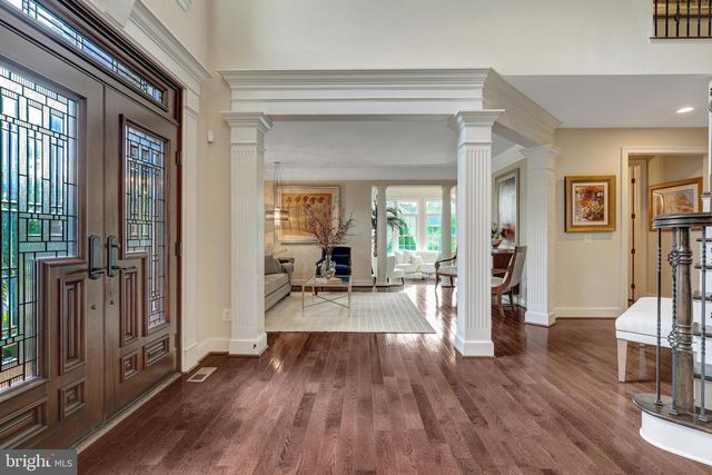 1678 HUNTING CREST WAY, Vienna, VA 22182