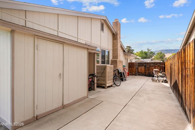 2561 Woodcrest Lane, Carson City, NV 89701