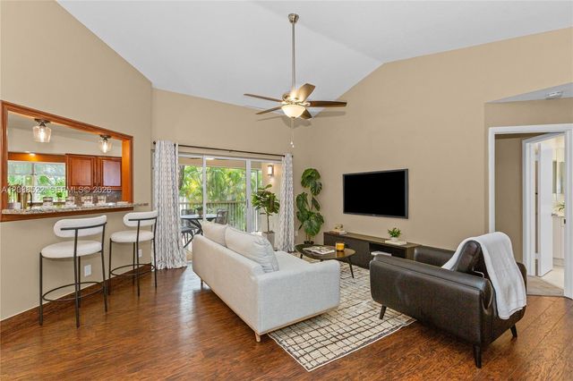9237 NW 9th Place 9257, Plantation, FL 33324