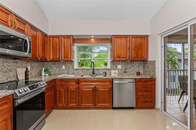 9237 NW 9th Place 9257, Plantation, FL 33324
