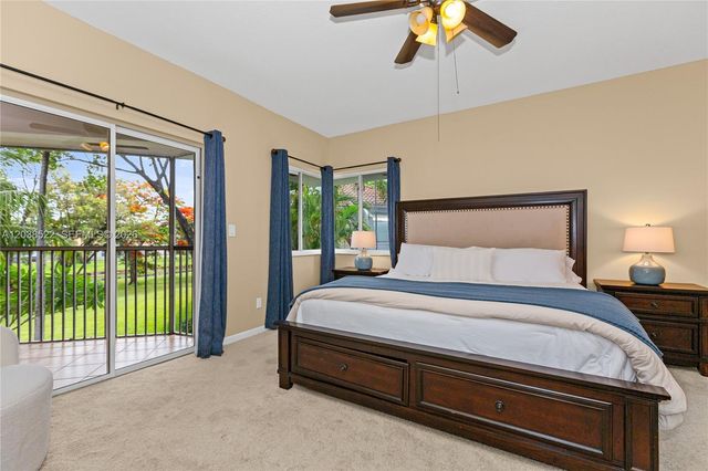 9237 NW 9th Place 9257, Plantation, FL 33324