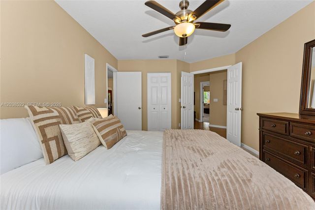 9237 NW 9th Place 9257, Plantation, FL 33324