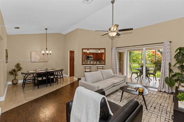 9237 NW 9th Place 9257, Plantation, FL 33324