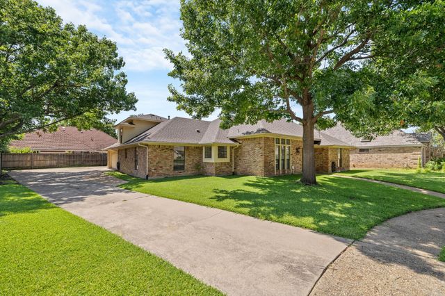 1405 Wagonwheel Court, Irving, TX 75061