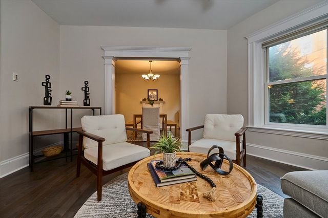5 Auburn Ct 1, Brookline, MA 02446