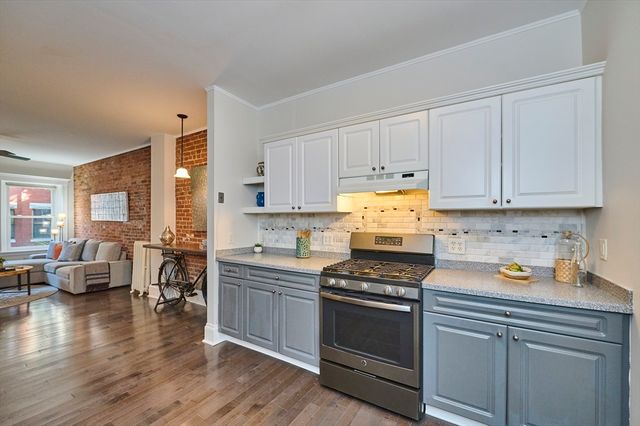 5 Auburn Ct 1, Brookline, MA 02446