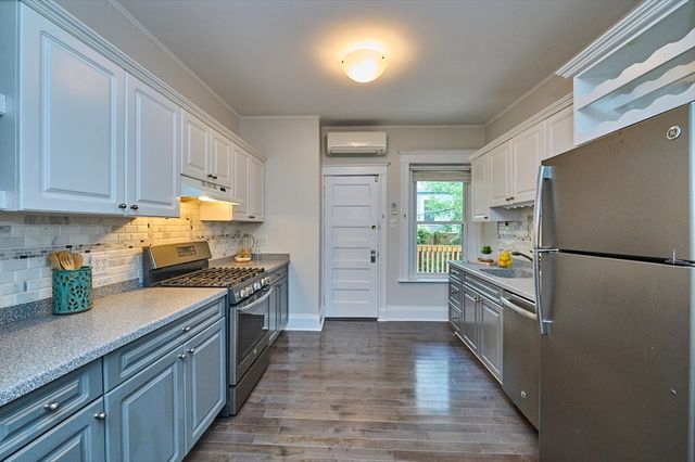 5 Auburn Ct 1, Brookline, MA 02446