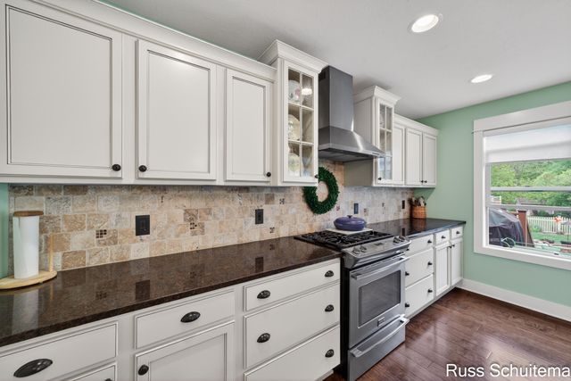 3924 Harbor Breeze Drive, Norton Shores City, MI 49441
