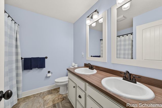 3924 Harbor Breeze Drive, Norton Shores City, MI 49441