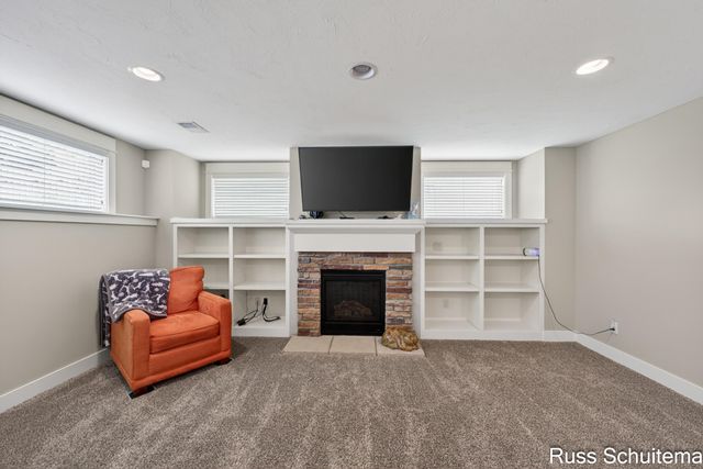 3924 Harbor Breeze Drive, Norton Shores City, MI 49441