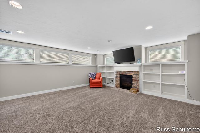 3924 Harbor Breeze Drive, Norton Shores City, MI 49441