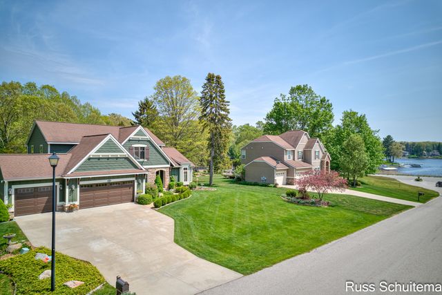 3924 Harbor Breeze Drive, Norton Shores City, MI 49441