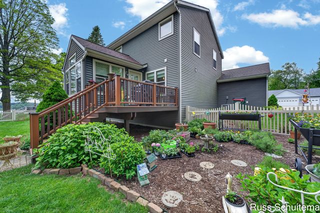 3924 Harbor Breeze Drive, Norton Shores City, MI 49441
