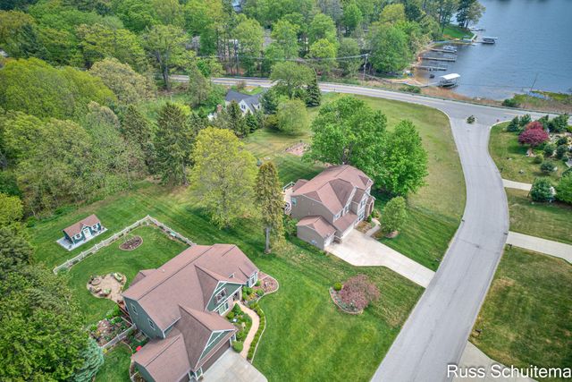3924 Harbor Breeze Drive, Norton Shores City, MI 49441